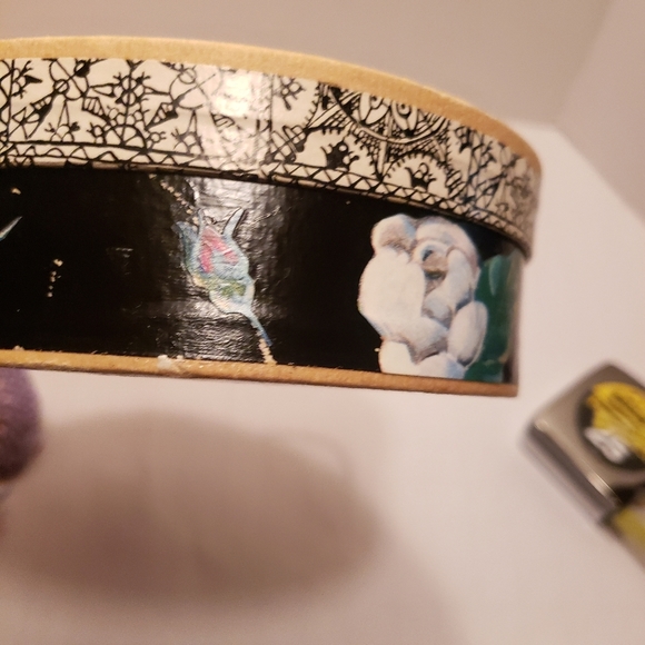Decoupaged Upcycled Vintage Oval Box , Black with Roses - Picture 8 of 12